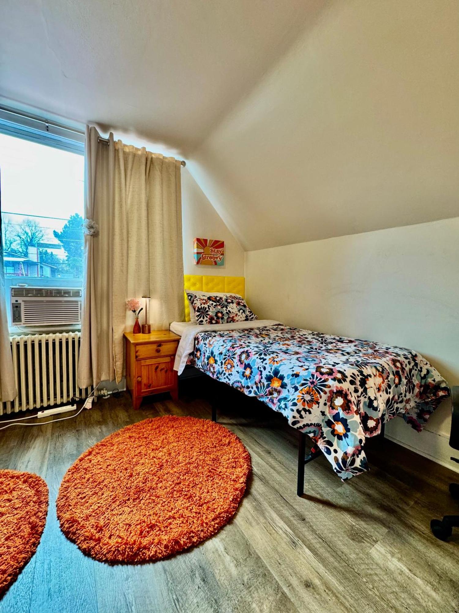 Private Room With Two Twin Beds Air Conditioning And Shared Bathrooms Located Near Seatac Airport And Downtown Seattle Exteriör bild