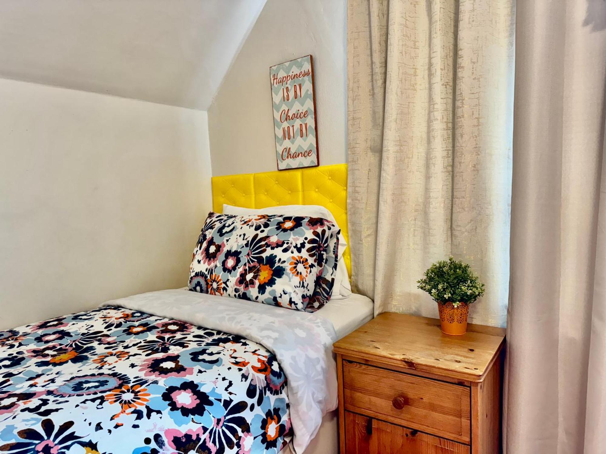 Private Room With Two Twin Beds Air Conditioning And Shared Bathrooms Located Near Seatac Airport And Downtown Seattle Exteriör bild